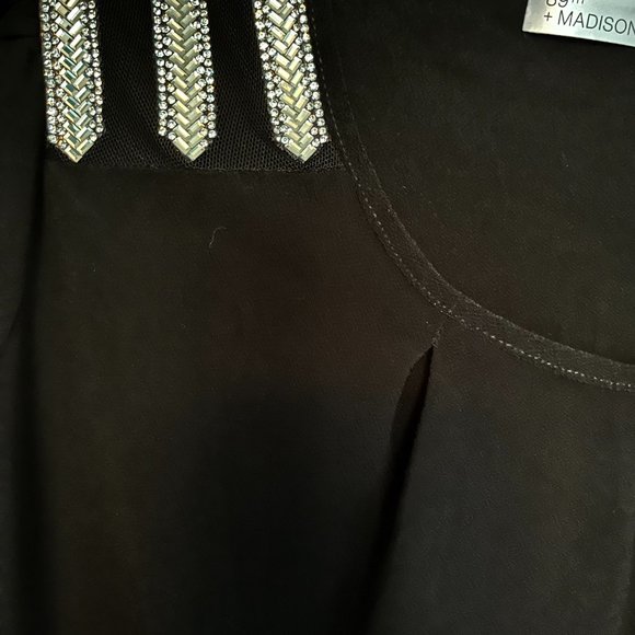 ‘89TH + Madison’ Black Short Sleeve “Glitter” Top Size S/P - Picture 5 of 7